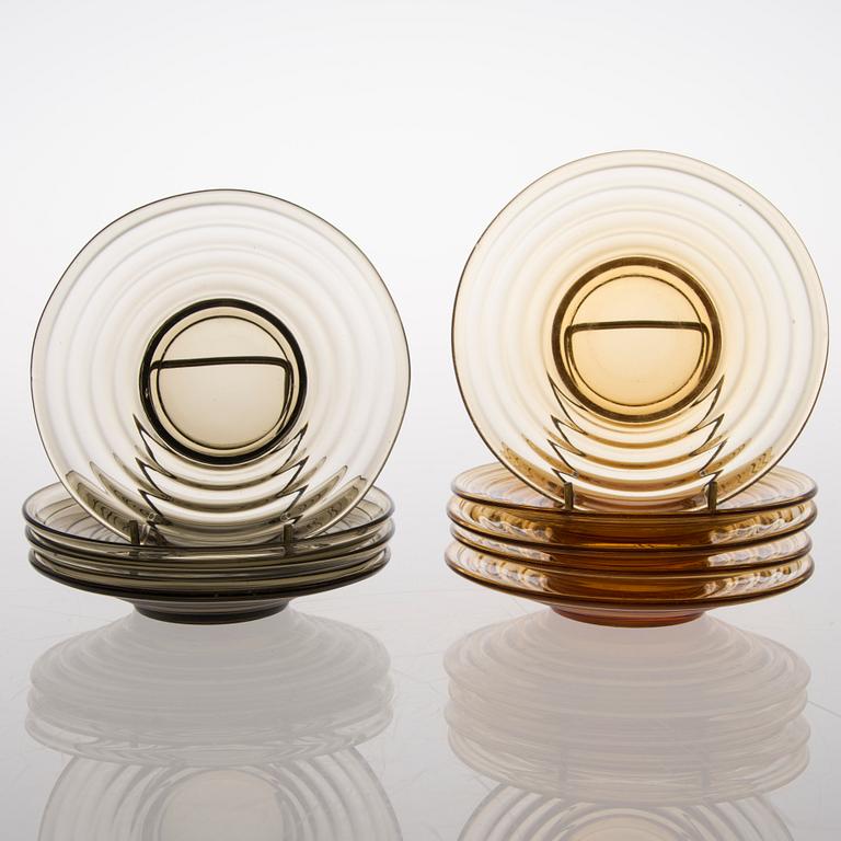 A 17-piece set of Bölgeblick Glassware by Karhula.