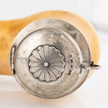 Pipställ samt sjöskumspipor, 9 st, 1800/1900-tal.