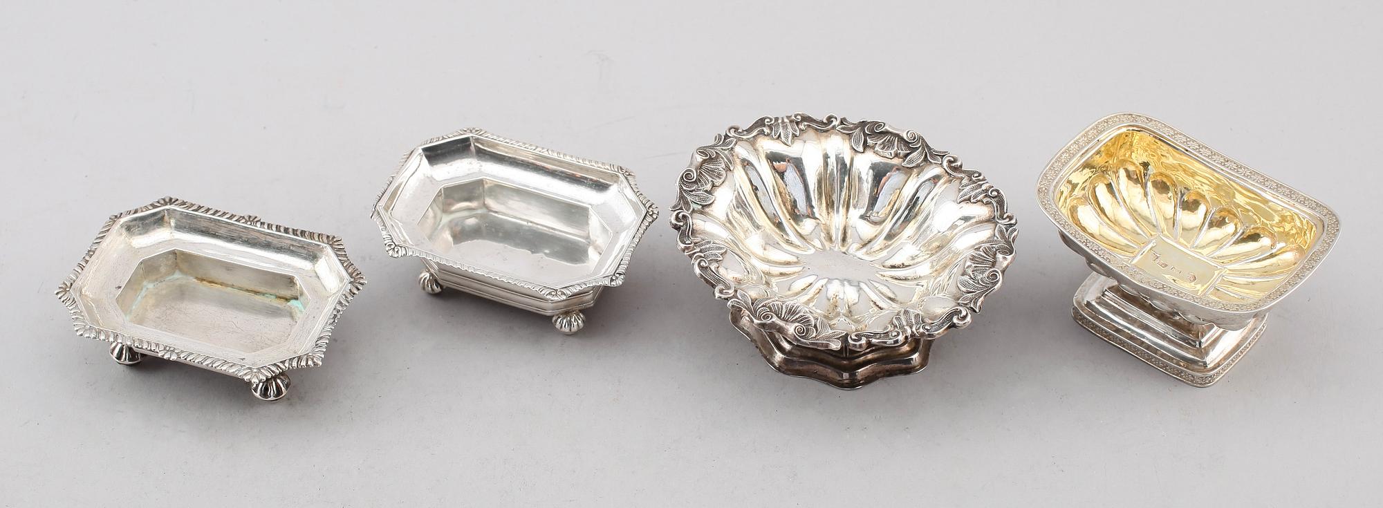 SALTKAR, 4 st, silver, Ryssland, 1825/1837/1839, en med otydliga stämplar. Vikt ca 184 g.