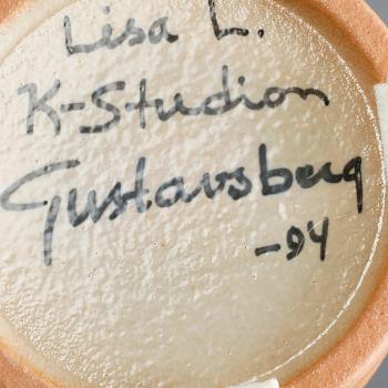 KANDELABER samt BURK, stengods, Lisa Larson,  Gustavsberg, 1900-talets andra hälft.