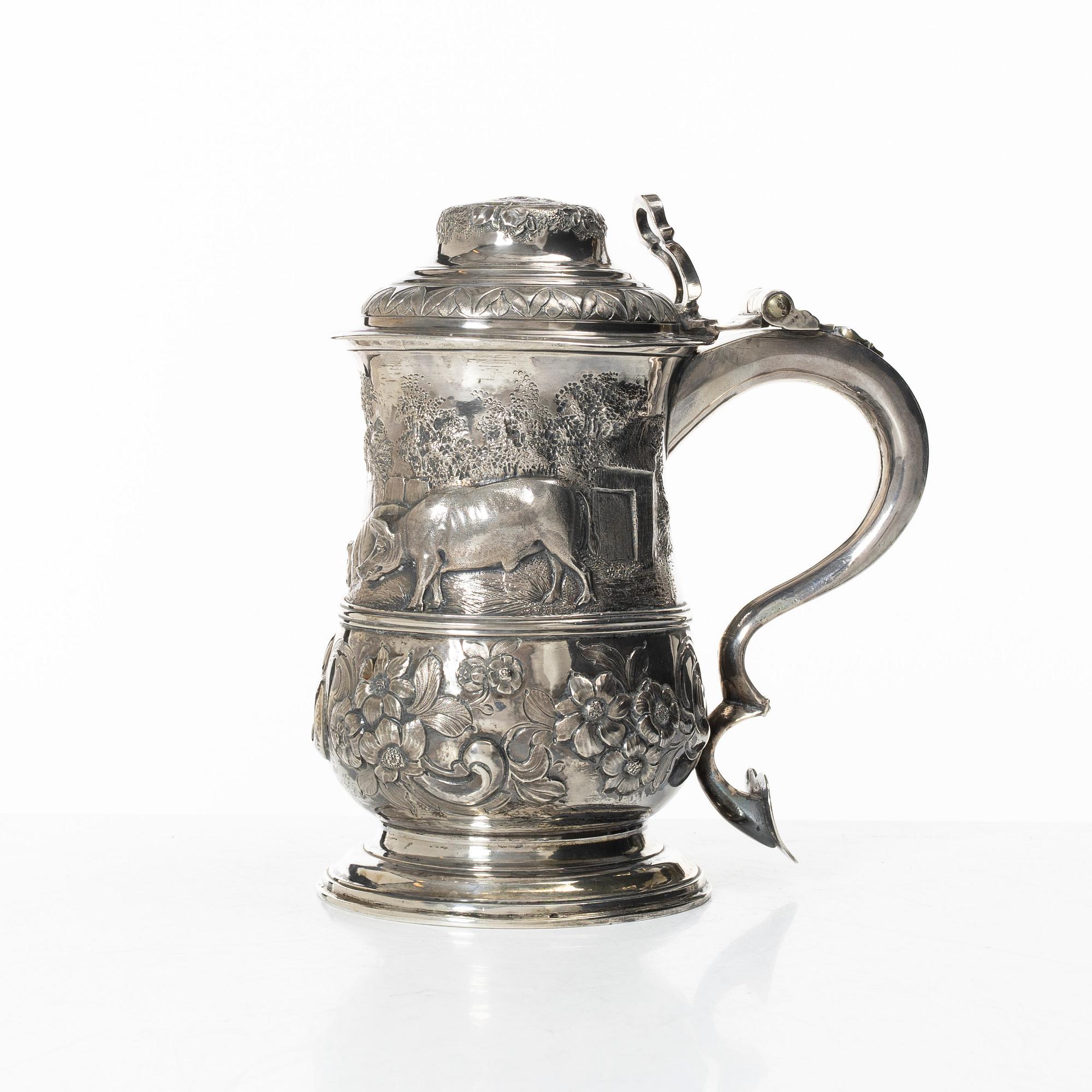 A British 18th century silver tankard with lid, mark of John Payne, London 1759.