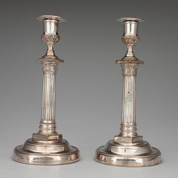 A PAIR CANDLESTICKS.