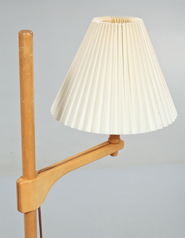 GOLVLAMPA, "Staken", Carl Malmsten, modell formgiven 1941.
