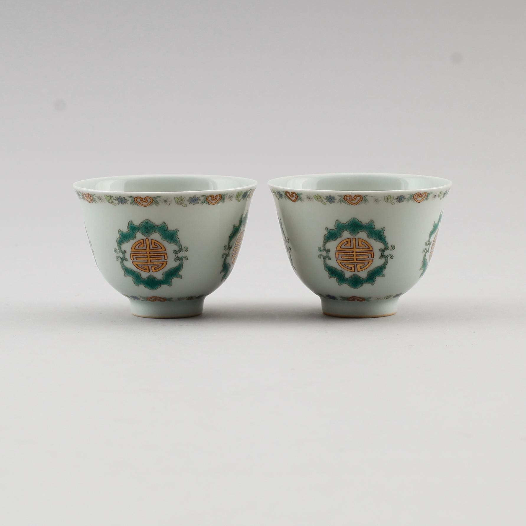 KOPPAR, 1 par, porslin, Kina, troligen 1900-tal.