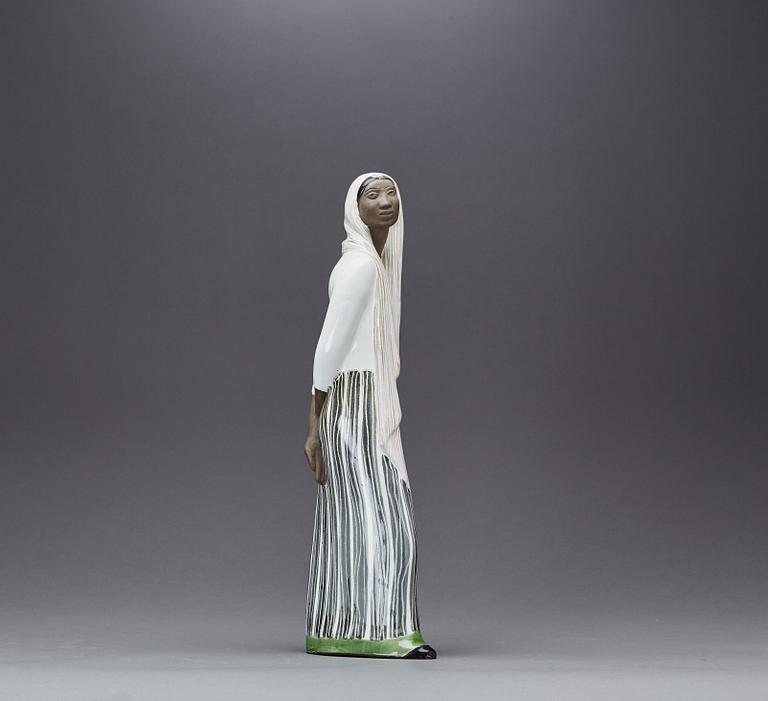 FIGURIN, "Indonesiska", signerad Mari Simmulson, Uppsala Ekeby, 1900-talets andra hälft.