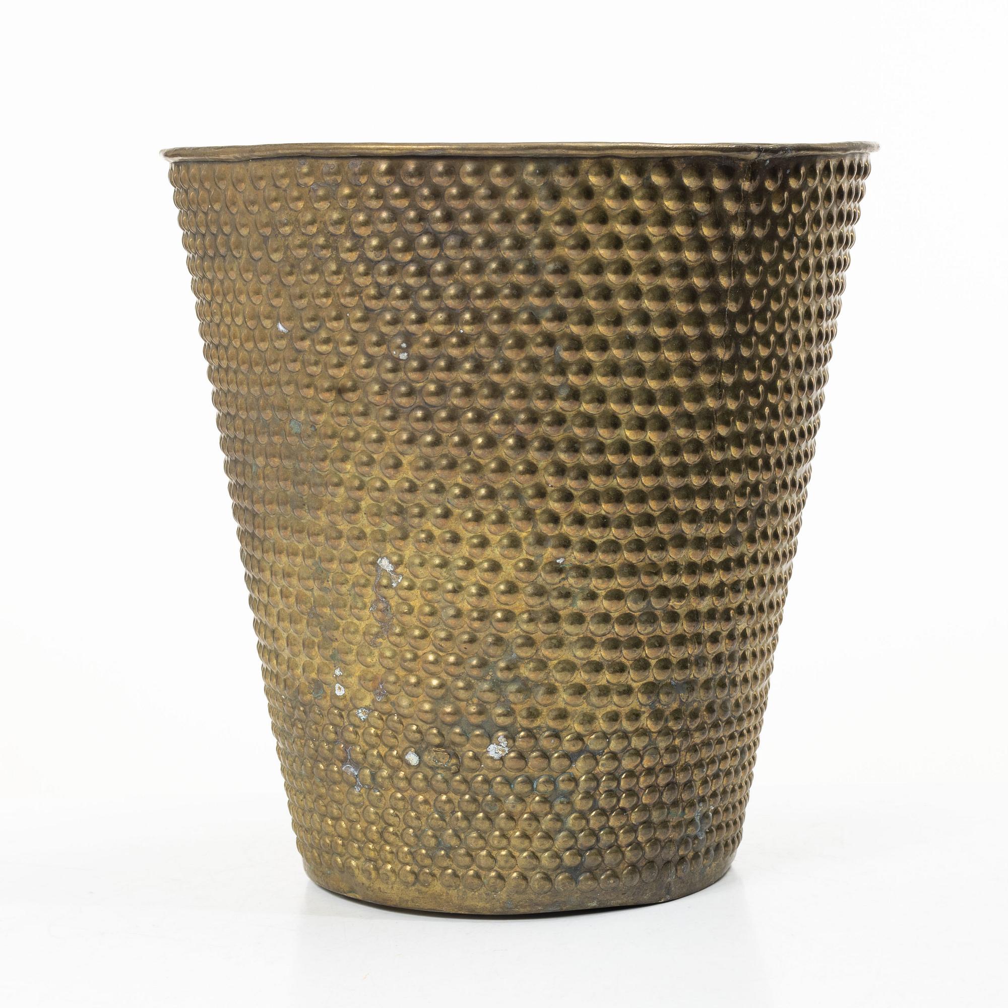 Firma Svenskt Tenn, a 'Hortus' wastepaper basket.