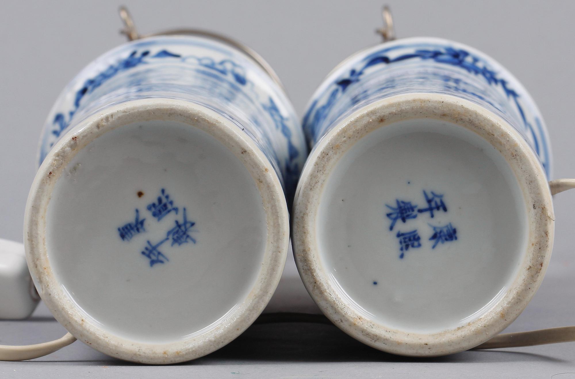 BORDSLAMPOR, ett par, porslin, Kina, 1800-tal.
