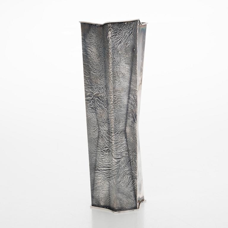 Tapio Wirkkala, a silver vase "TW 226", Kultakeskus, Hämeenlinna 1978.