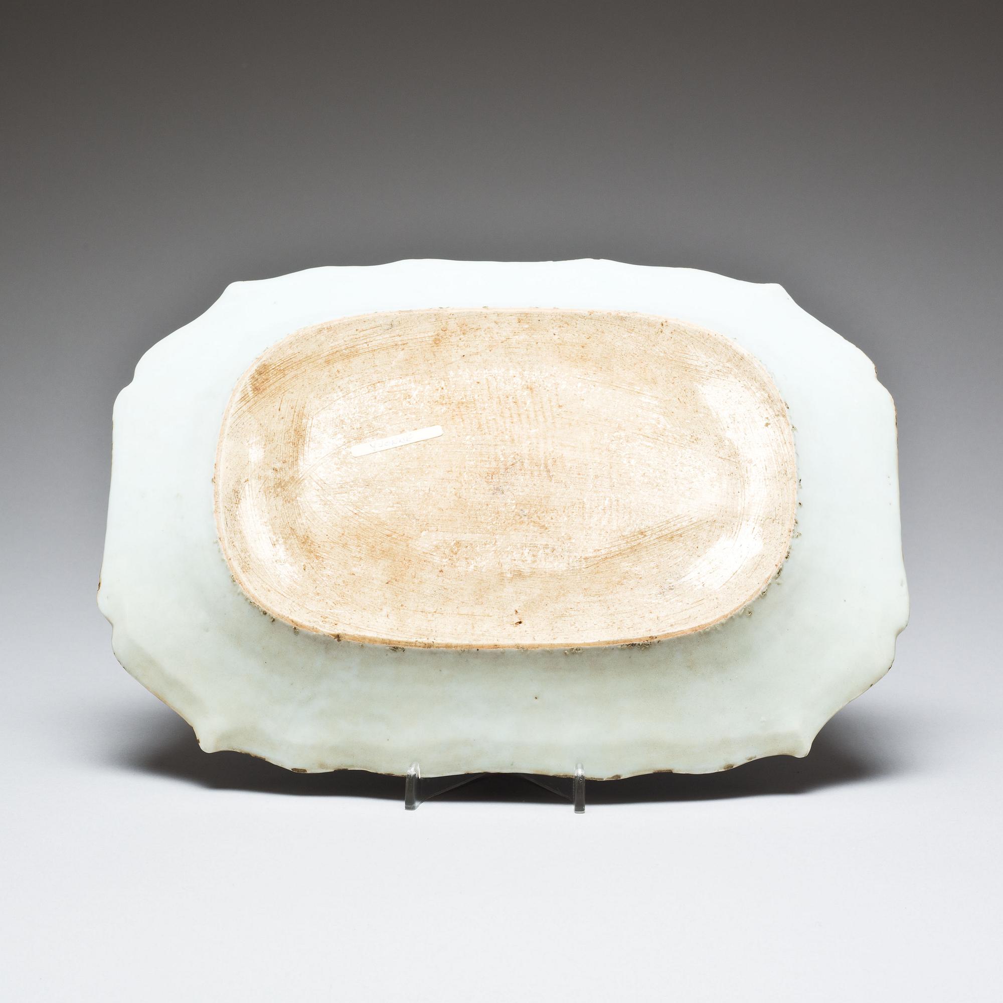 STEKFAT, porslin. Kina Qianlong(1736-1795).