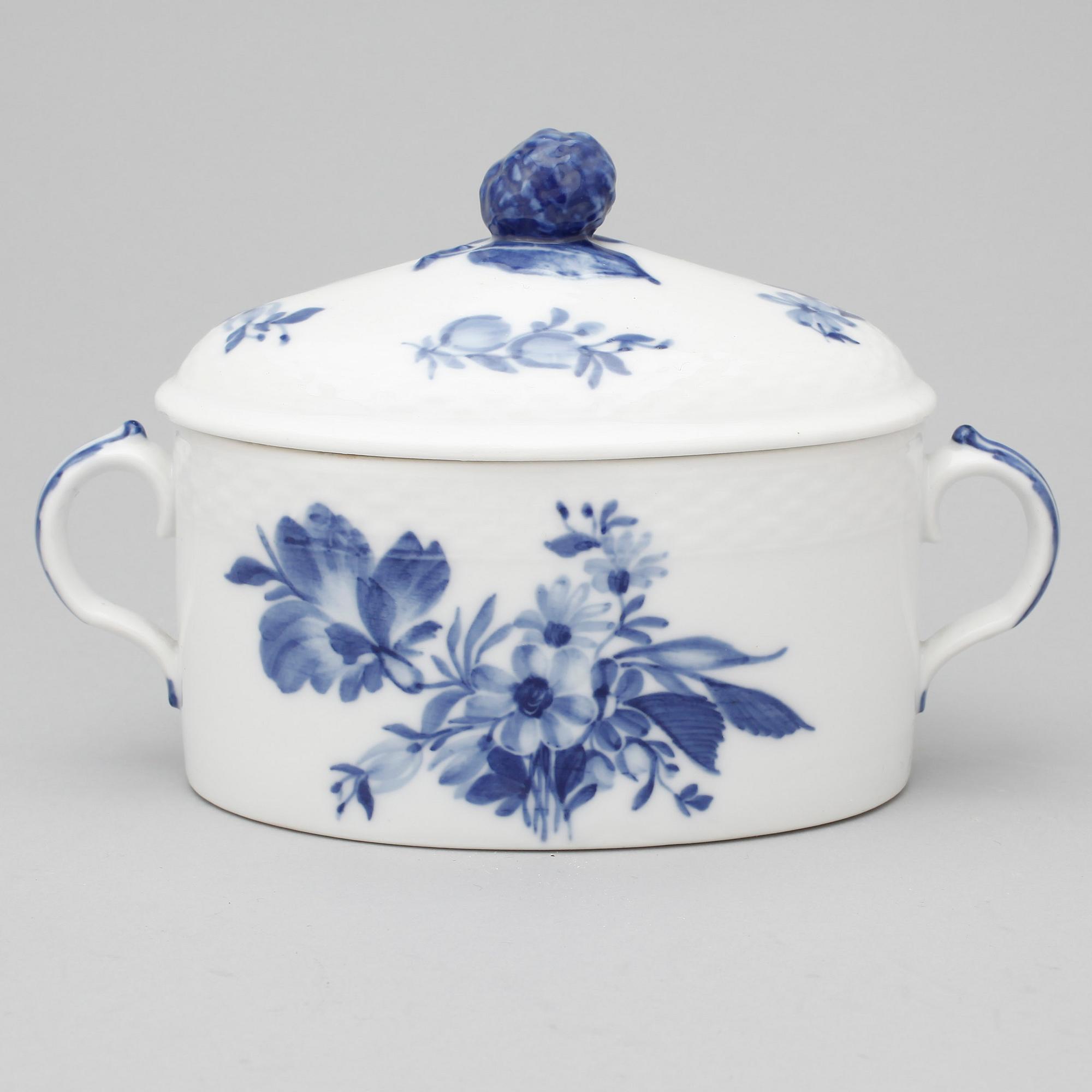 TESERVIS, 12 delar, "Blå blomst", Royal Copenhagen, Danmark.