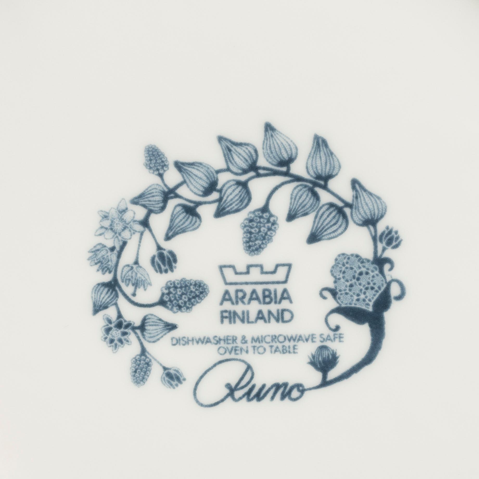 29 PCS PORCELAIN SERVICE, "Runo" Arabia,