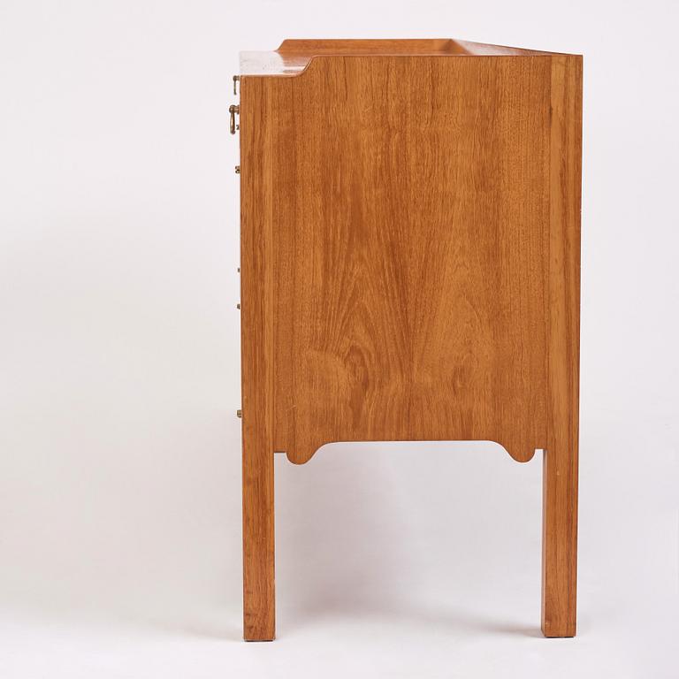 Axel Bäck, a Swedish Modern mahogany veneered sideboard, Eksjö Möbelfabrik, Sweden 1950, signed.