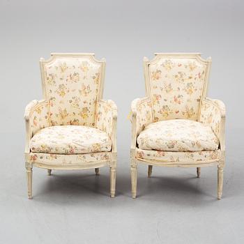 Fåtöljer, två stycken snarlika, Directoire-stil, 1700-talets slut samt 1800-tal, Frankrike.