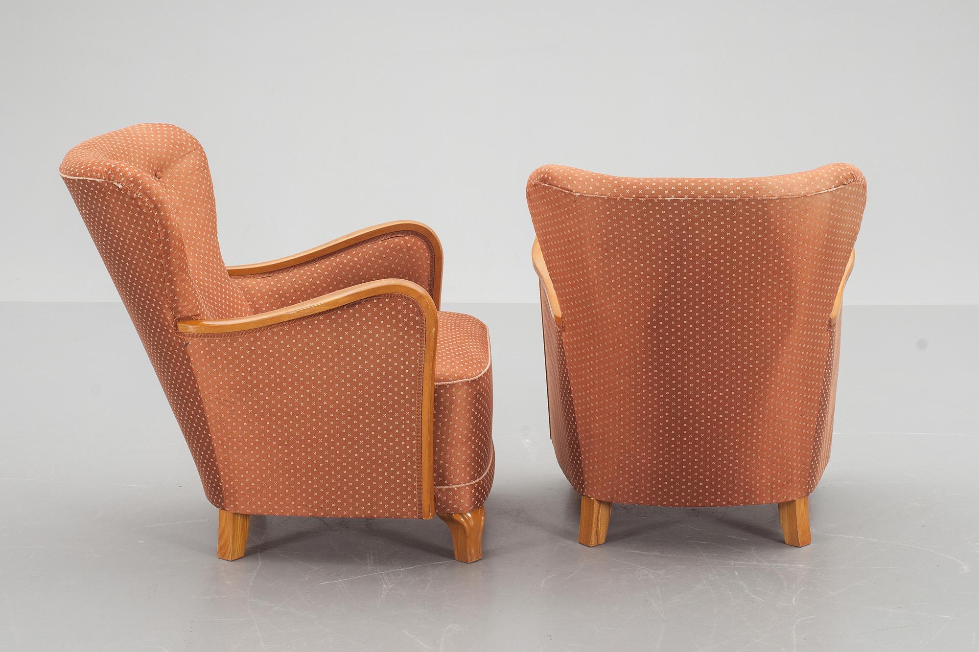 FÅTÖLJER, ett par. 1940-tal.