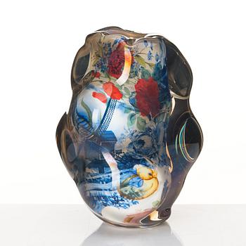 Per B. Sundberg, a glass vase, Orrefors, 1999.