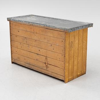 A late 19th century sink.