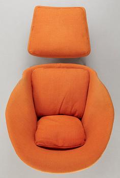 Eero Saarinen, "Womb chair", fåtölj med fotpall, sannolikt licenstillverkad för Nordiska Kompaniet 1960-tal.