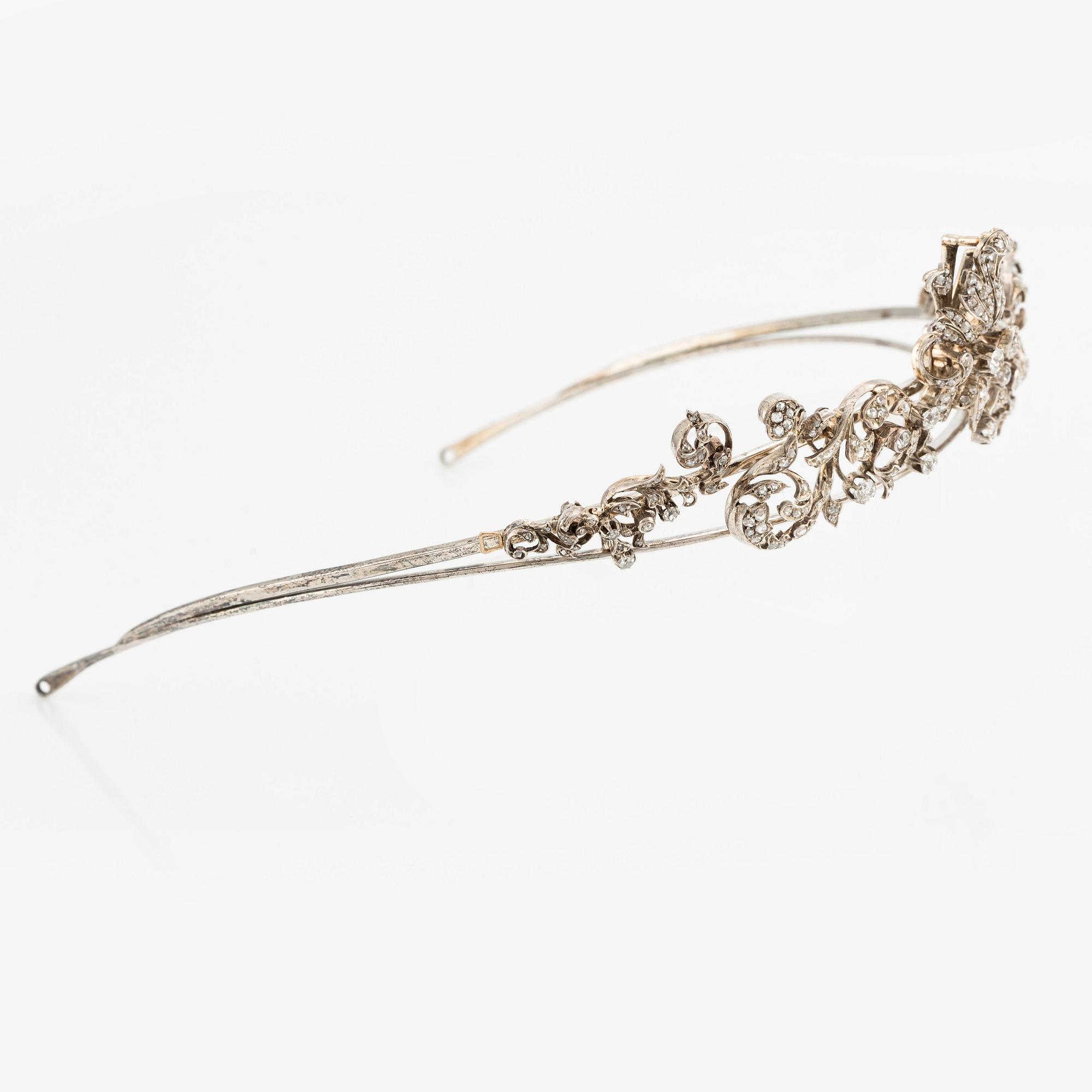 Tiara 18K guld och silver med gammal- och rosenslipade diamanter.