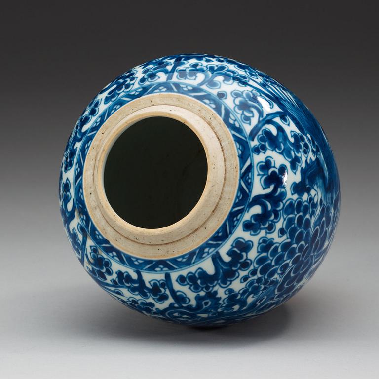 KRUKA, porslin. Qing dynastin, Kangxi (1662-1722).