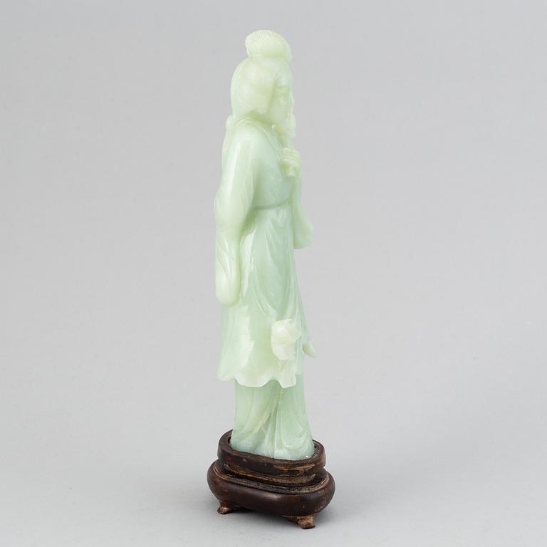 An elegant figure of Guanyin, China, 20th Century.