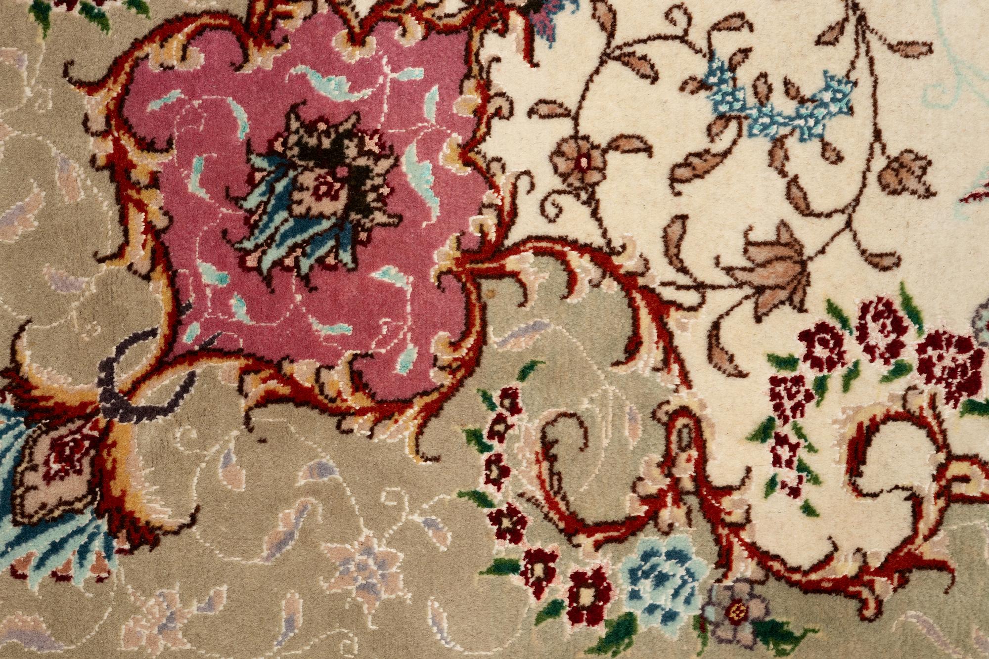 Rug, Tabriz, approx. 290 x 190 cm.