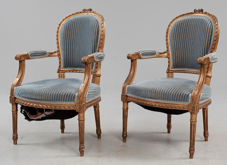 KARMSTOLAR, ett par, Louis XVI-stil, 1900-talets andra hälft.