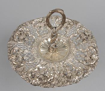 UPPSATSFAT, silver, nyrokoko, Gustav Dahlgren, Malmö, 1840. 380 gr.
