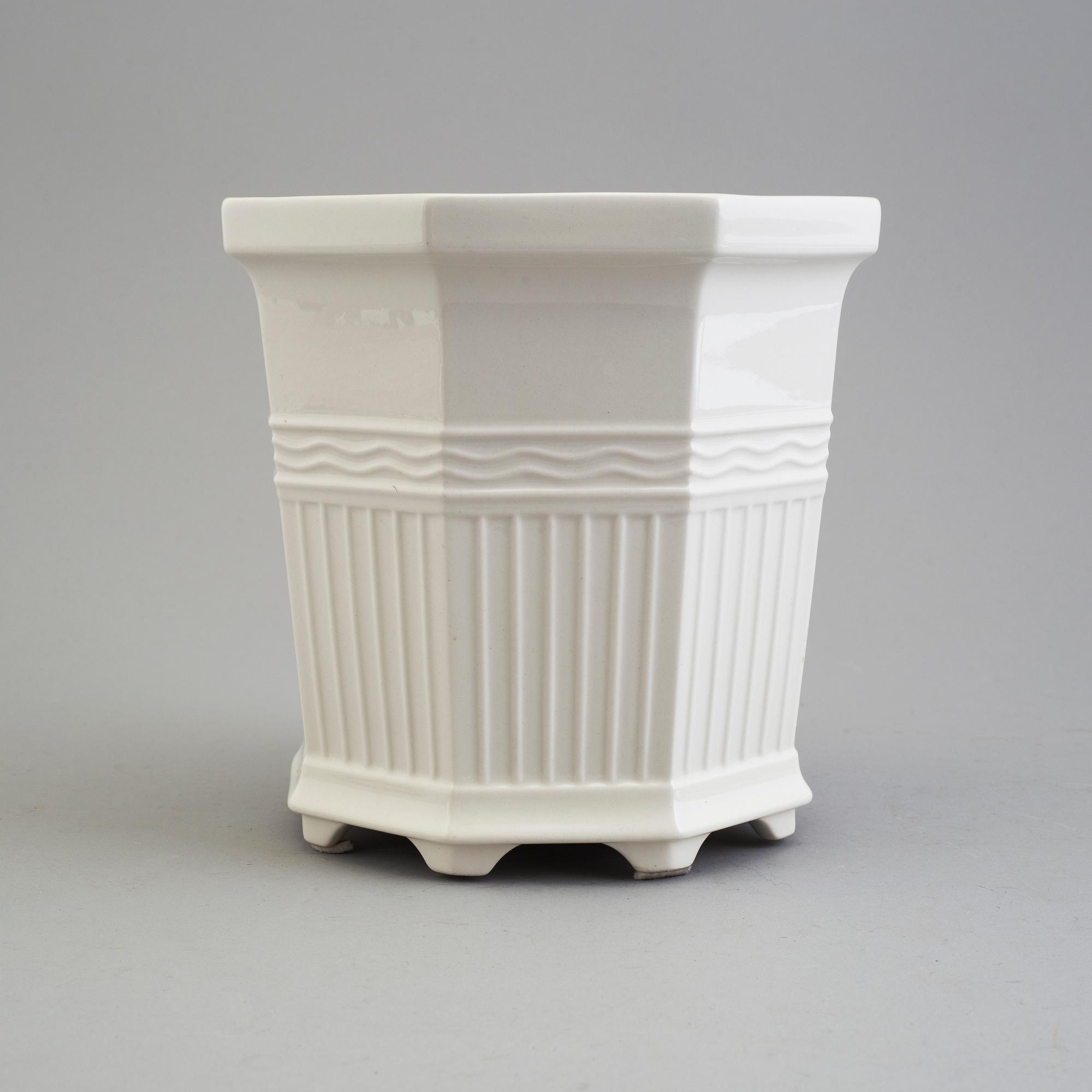 PRINS EUGEN, five porcelain 'Waldemarsudde' plant pots, Gustavsberg.