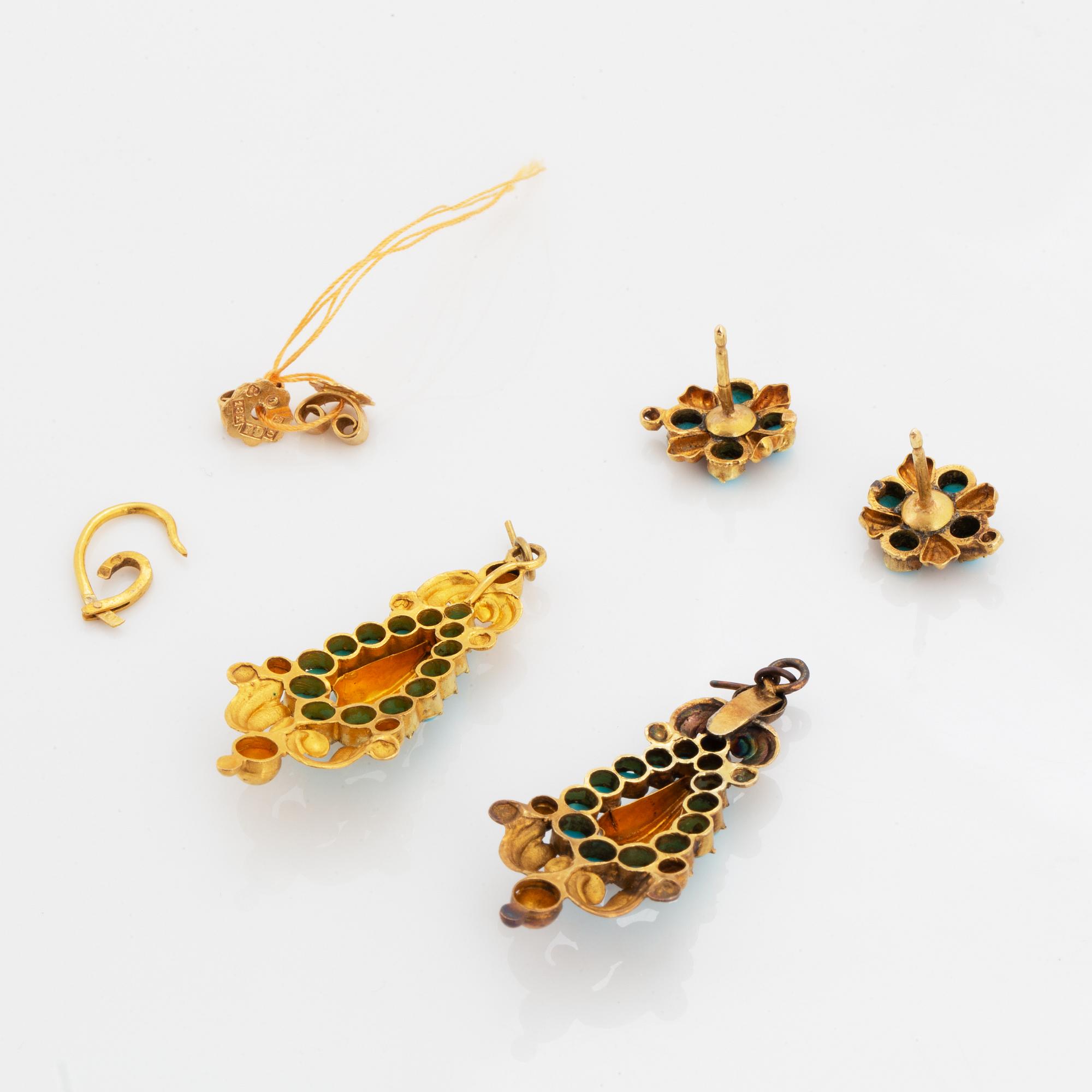 Garnityr, brosch samt örhängen, guld med turkoser. Empire.