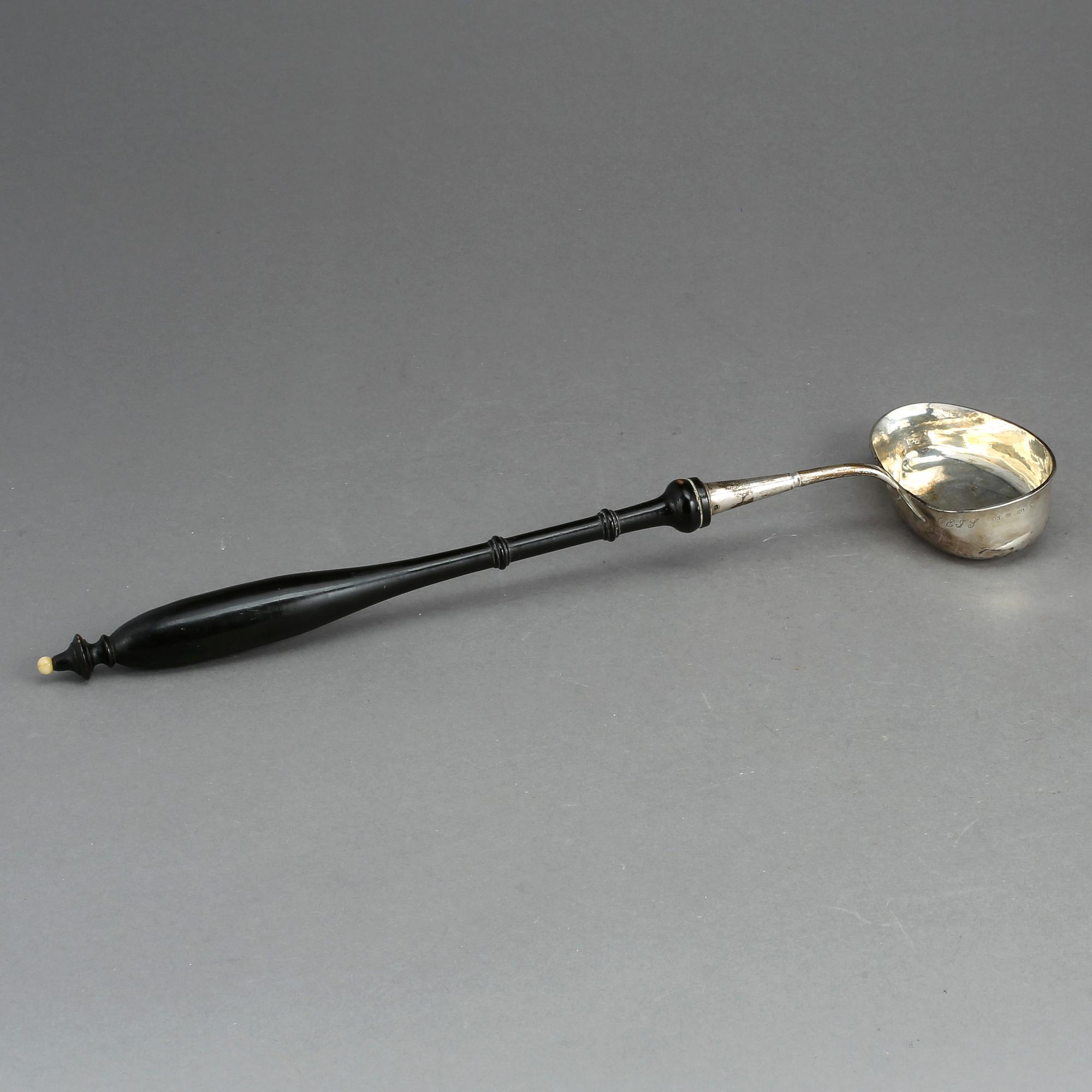 SOPPSLEV, silver, Sverige, 1818. Vikt (inklusive handtag) ca 105 g.