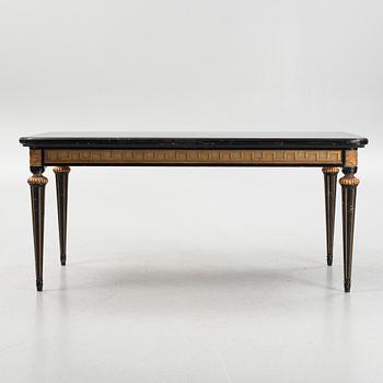 Dining table and 6 chairs, Louis XVI style. Early 20th century.