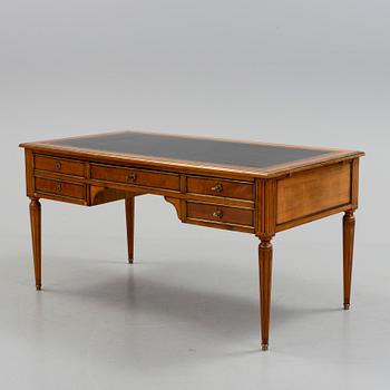 SKRIVBORD, Louis Seize-stil, 1900-talets andra hälft.