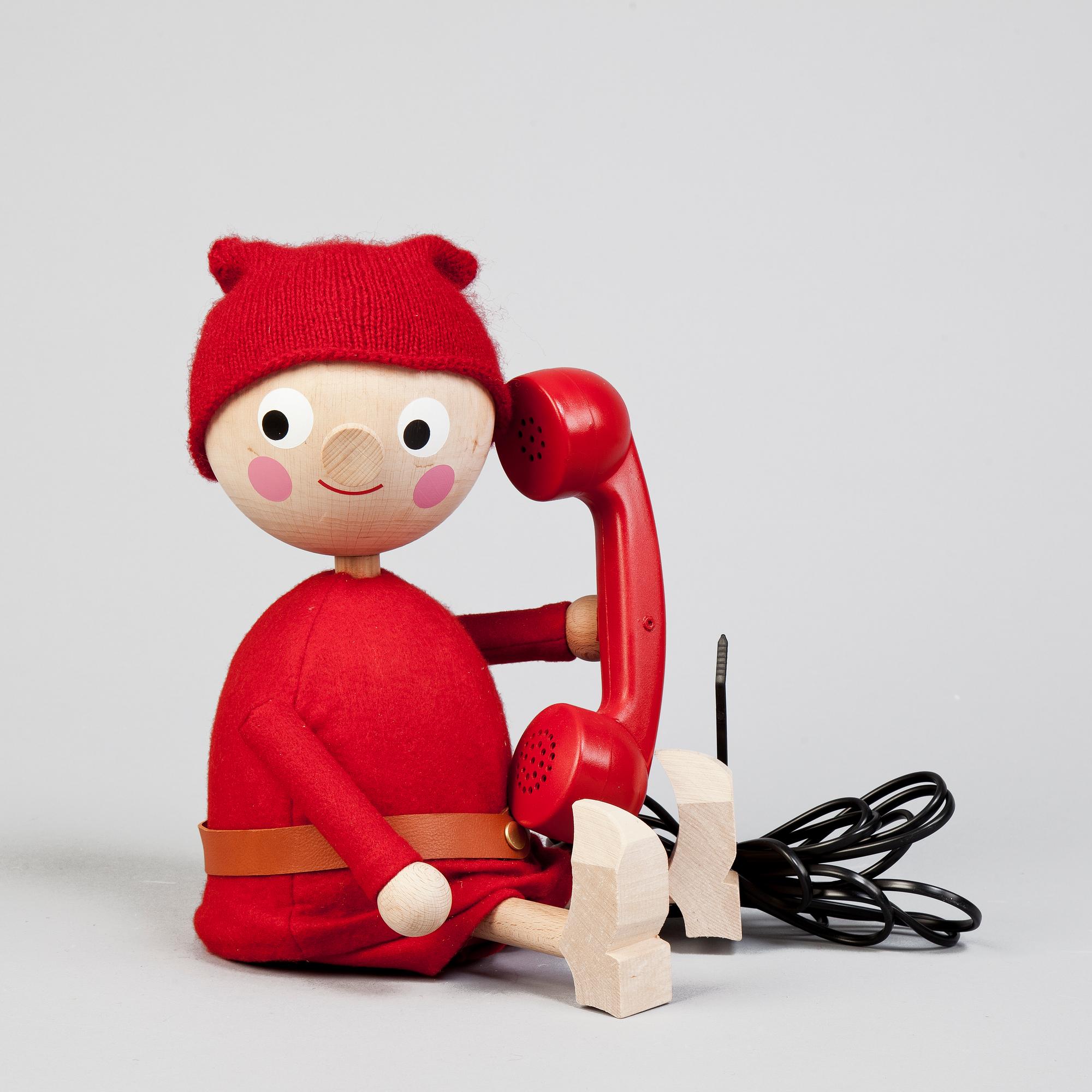 NISSE SVENSSON MED TELEFONLUR, NK 2014, JoAnn Tan Studio.