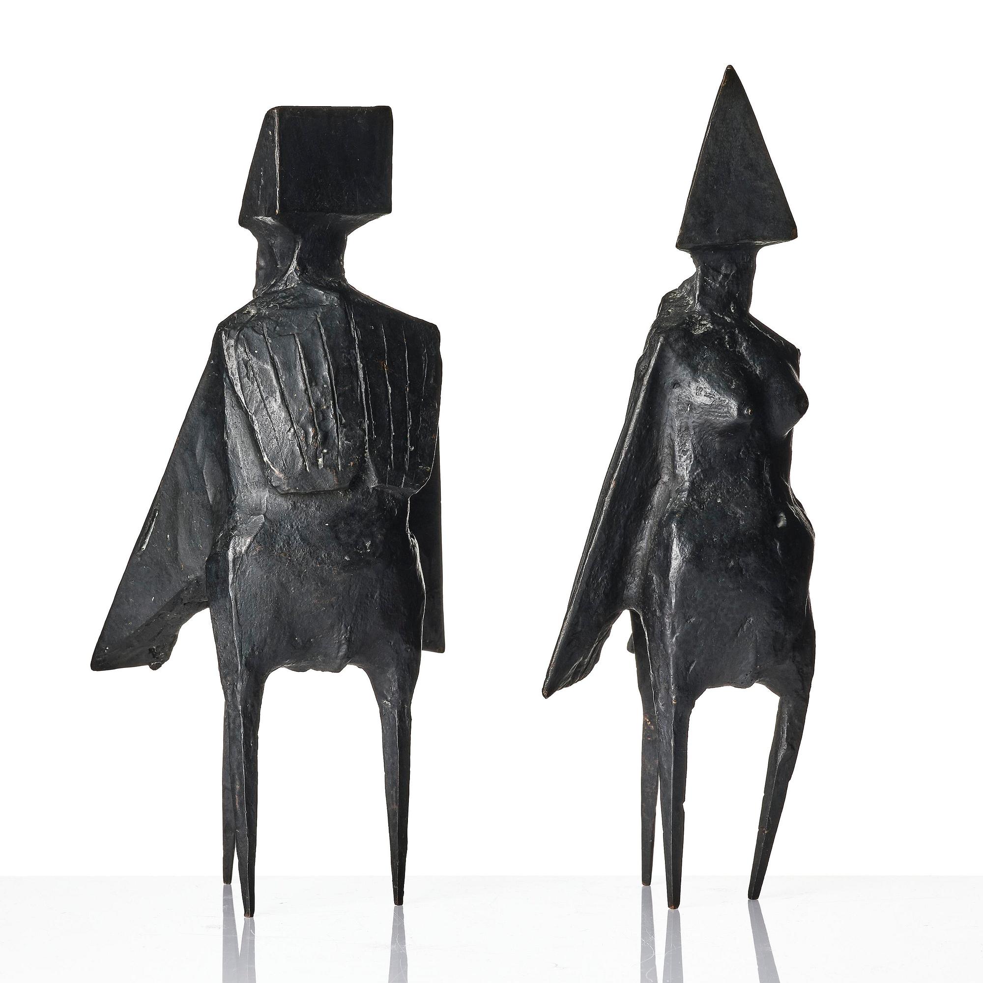 Lynn Chadwick, "Pair of standing figures".