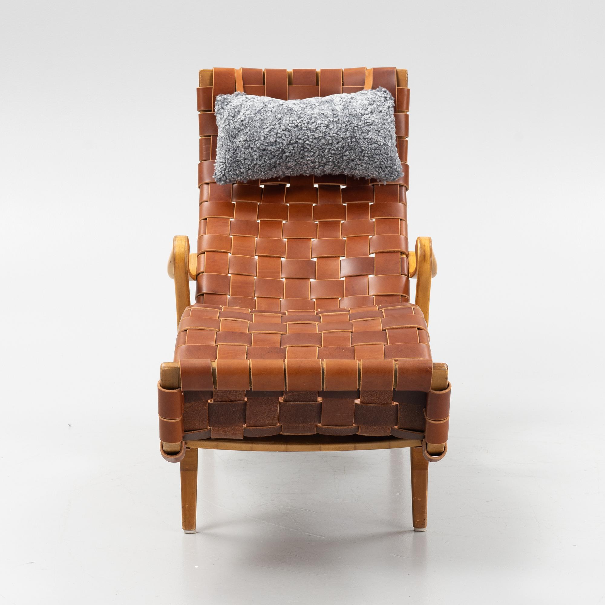 Bruno Mathsson, vilfåtölj, "Pernilla 3", Firma Karl Mathsson, 1950-tal.