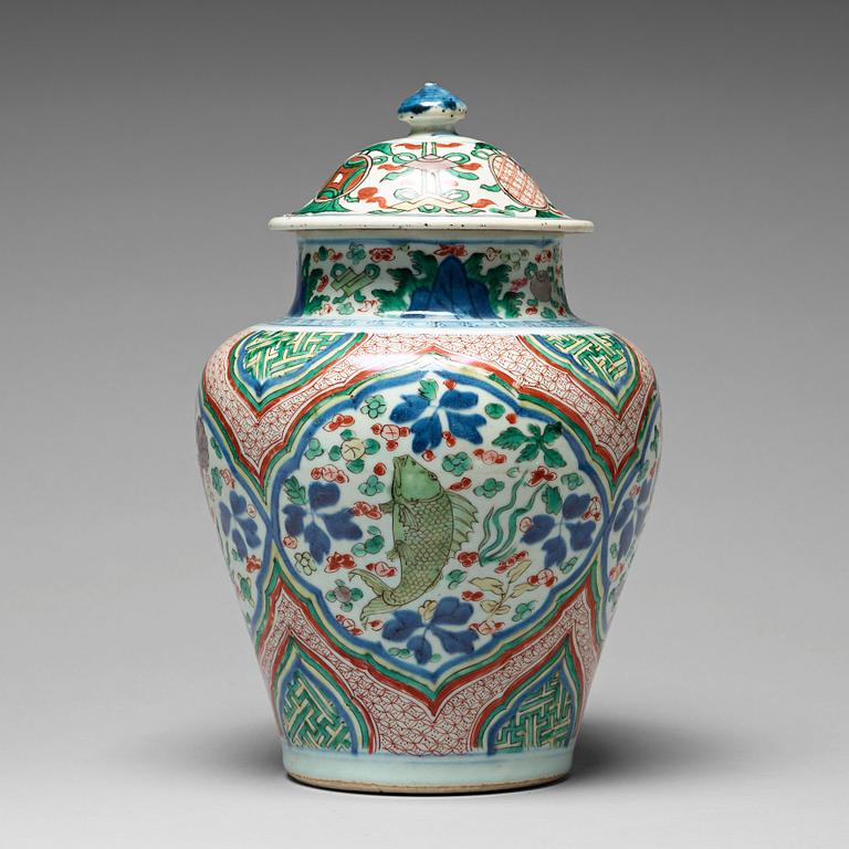 A Wucai Transitional vase with cover, 17th Century, Shunzhi (1644-1661).