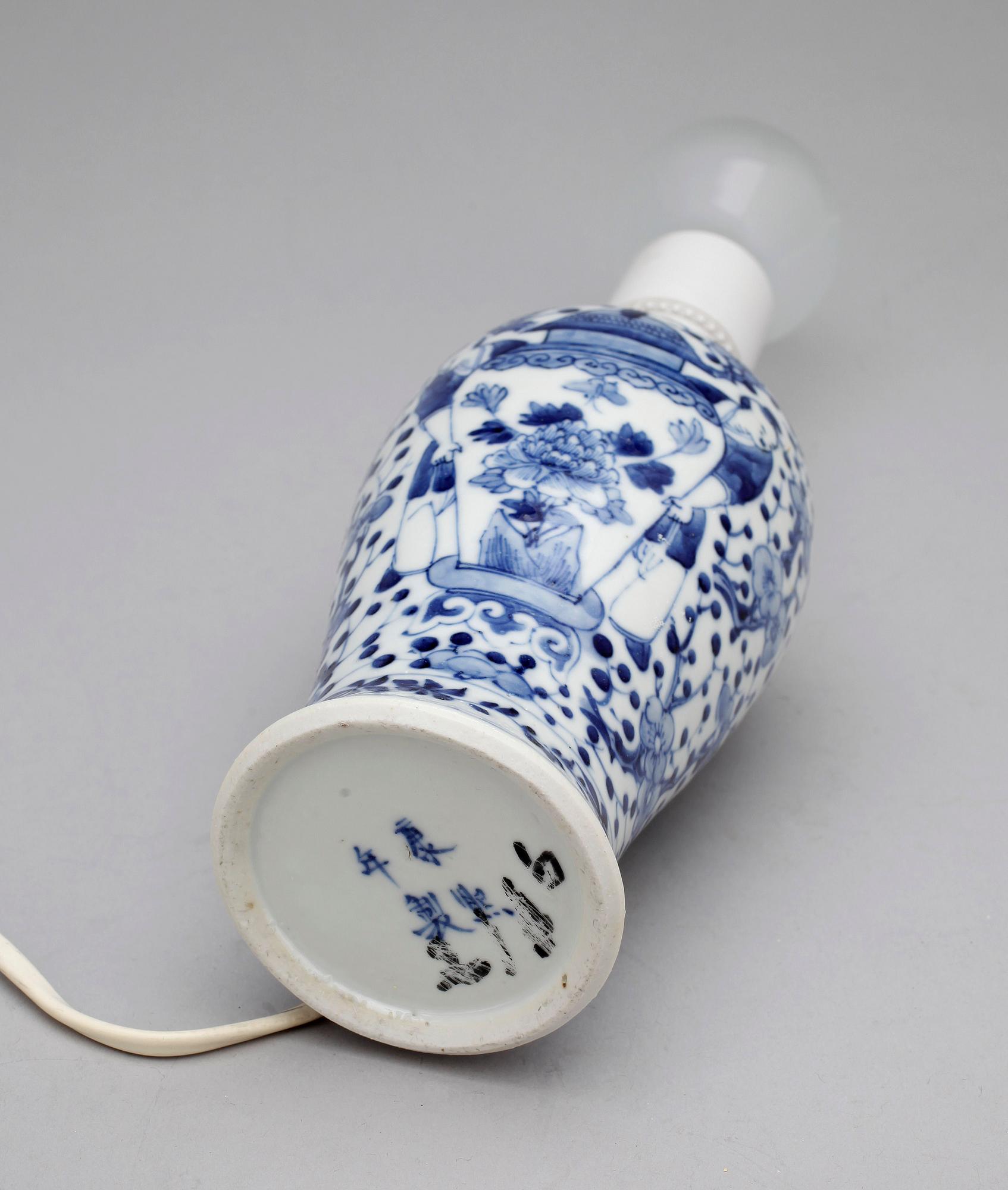 VAS/BORDSLAMPA, porslin Kina Qing dynastin 1800-tal.