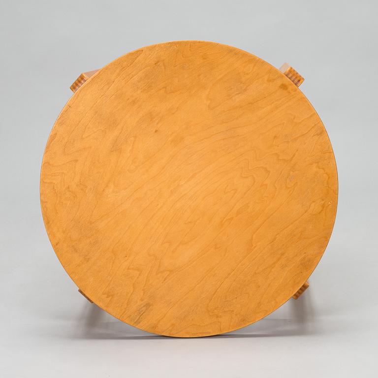 Alvar Aalto, a 1940s 'A72' table O.Y. Huonekalu- ja Rakennustyötehdas A.B.