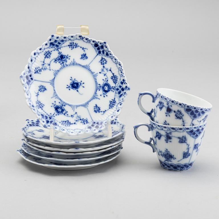 DINNERWARE, 15 pieces, "Musselmalet", Royal Copenhagen.