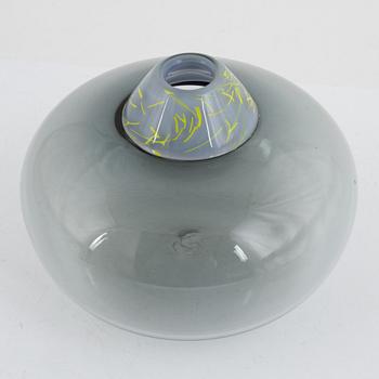 Ann Wåhlström, vase and bowl, glass, 1983 & 1984.