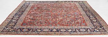 An antique central Persian carpet, c. 307 x 233 cm,