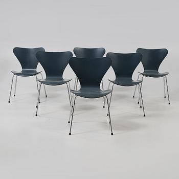 STOLAR, 6 st, "Sjuan", Arne Jacobsen, Fritz Hansen, Danmark, 1900-talets andra hälft.