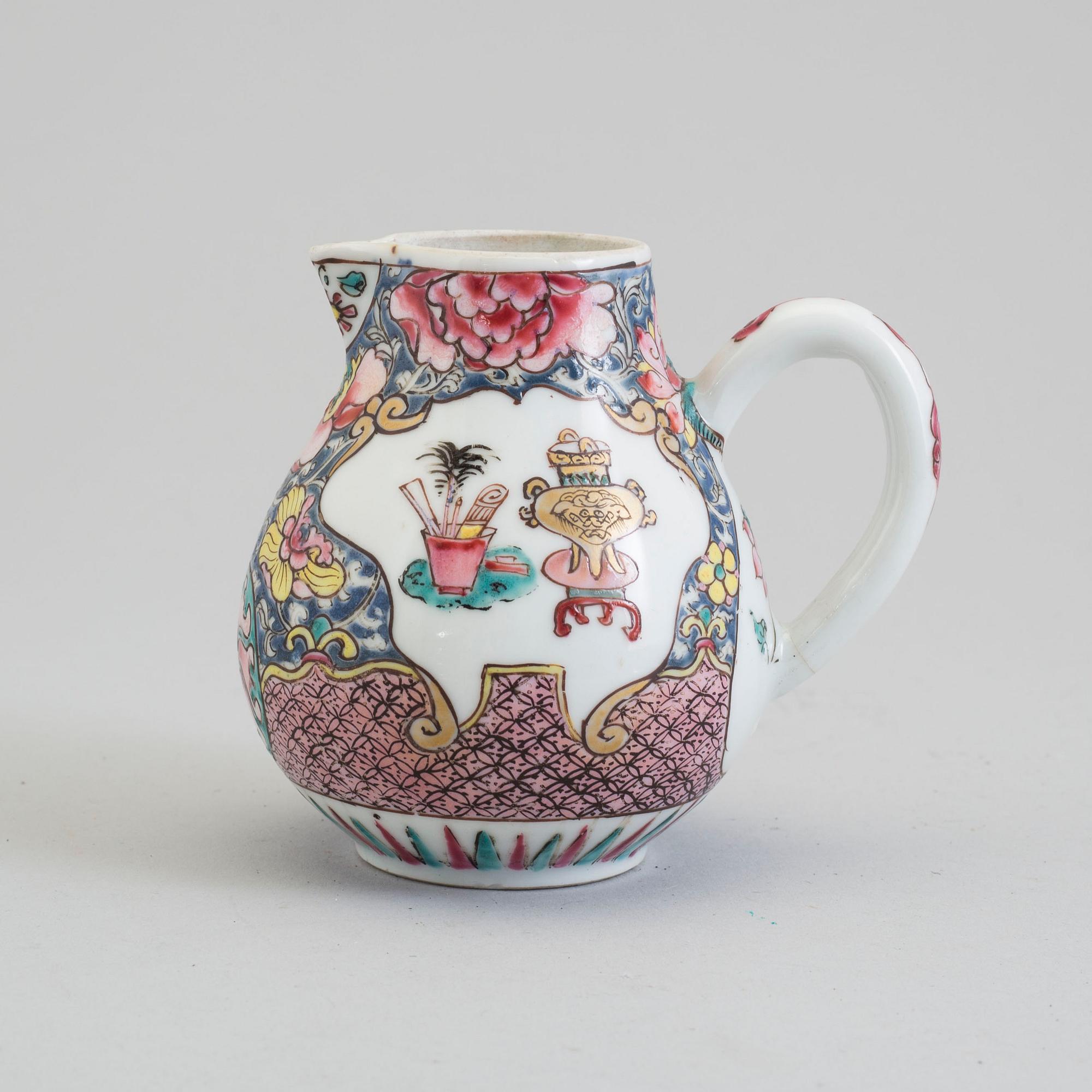 A famille rose ewer, Qing dynasty, Yongzheng (1723-35).