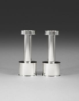 410. A pair of Sigurd Persson sterling candlesticks, Stockholm 1965.