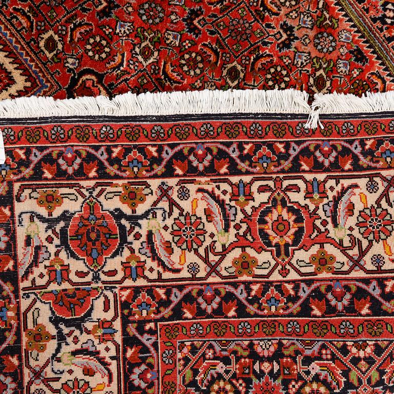 A Bidjar rug, 290 x 203 cm.