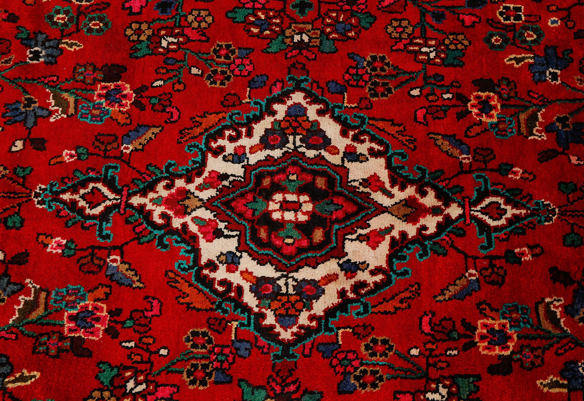 MATTA, Hamadan, old. Ca 310x205 cm.