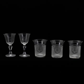GLAS, 5 st, med kungliga monogram, bland annat Gustav V:s och Viktorias alliansmonogram, 1900-talets början.