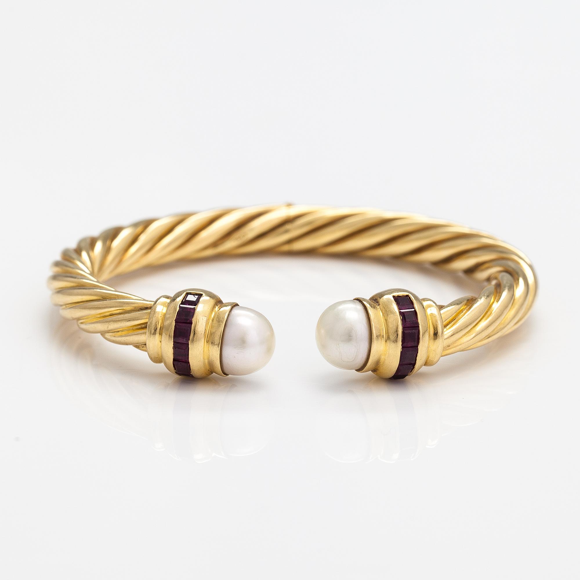 Armband, 18K guld, rubiner och odlade pärlor.