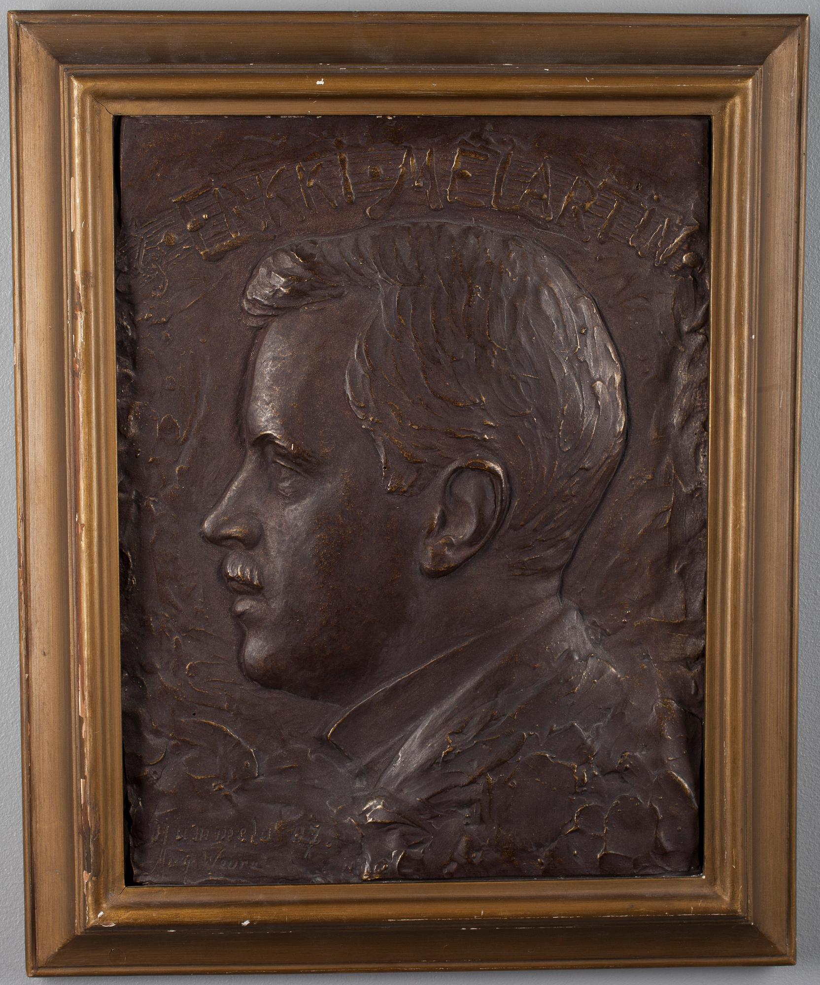 AUKUSTI VEURO, kipsireliefi, signeerattu ja päivätty Nummela -07.