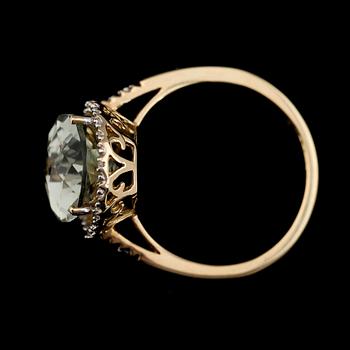 RING, 10K guld, diamanter tot ca 0.03 ct och grön ametist.